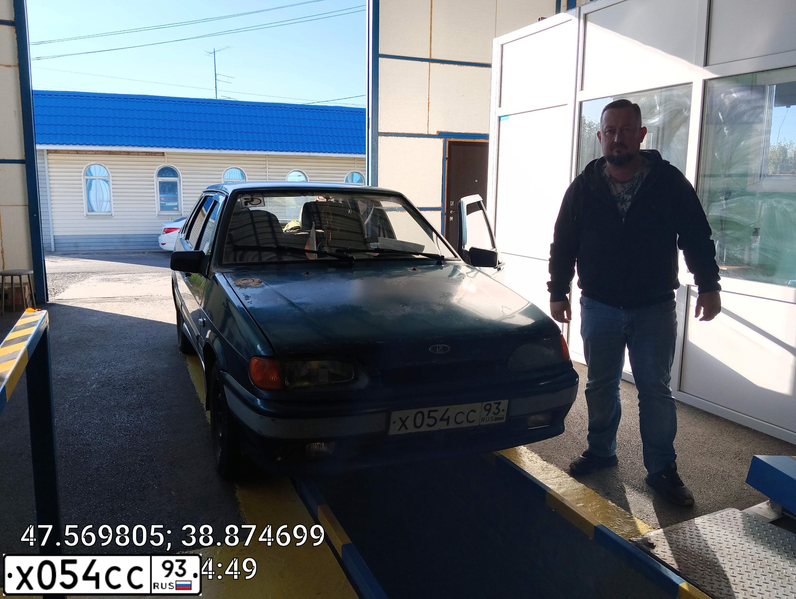Фото автомобиля LADA 2115 SAMARA, 2004 — госномер М421УА164. Цвет: СИНЕ-ЗЕЛЕНЫЙ