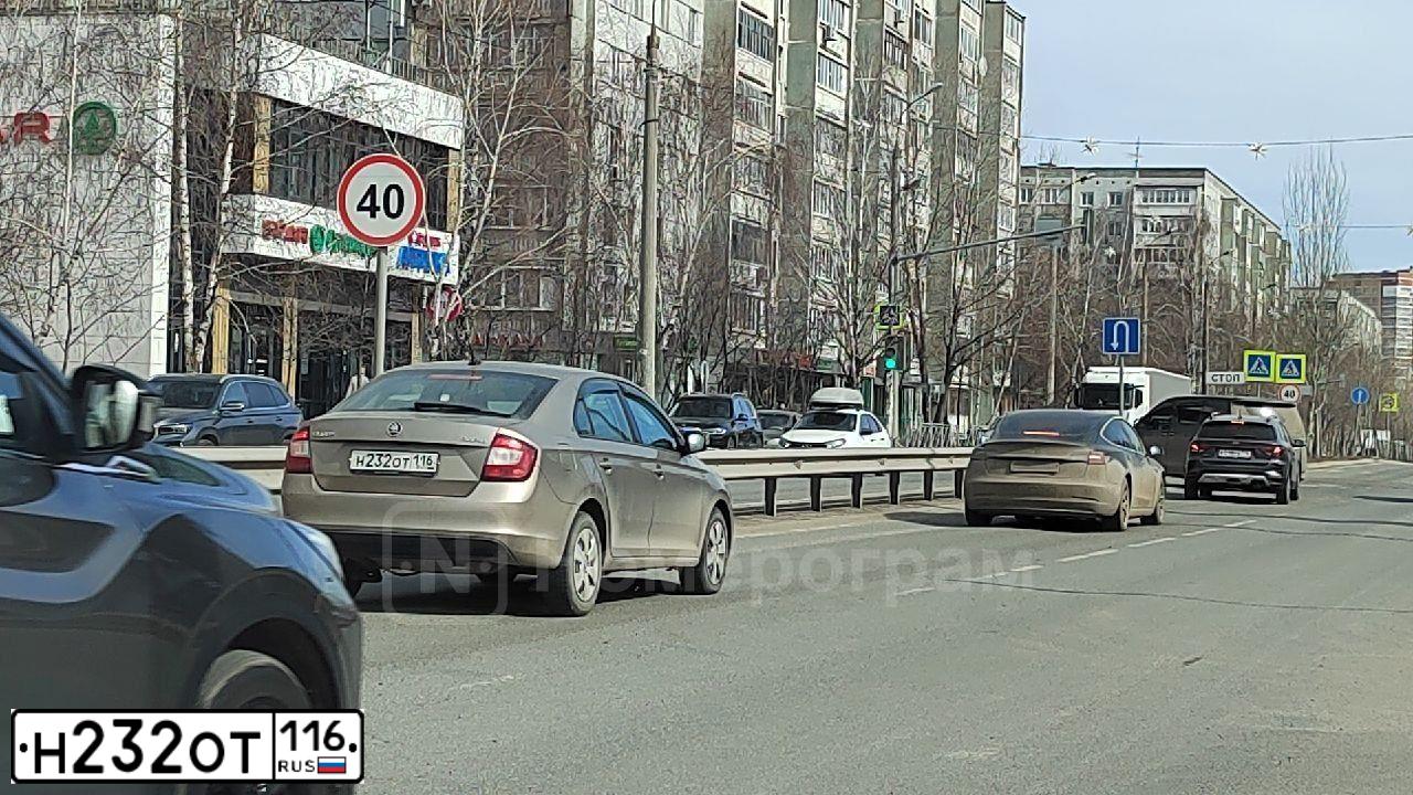 Фото автомобиля KIA SPECTRA, 2008 — госномер О740МО716. Цвет: Темно-синий