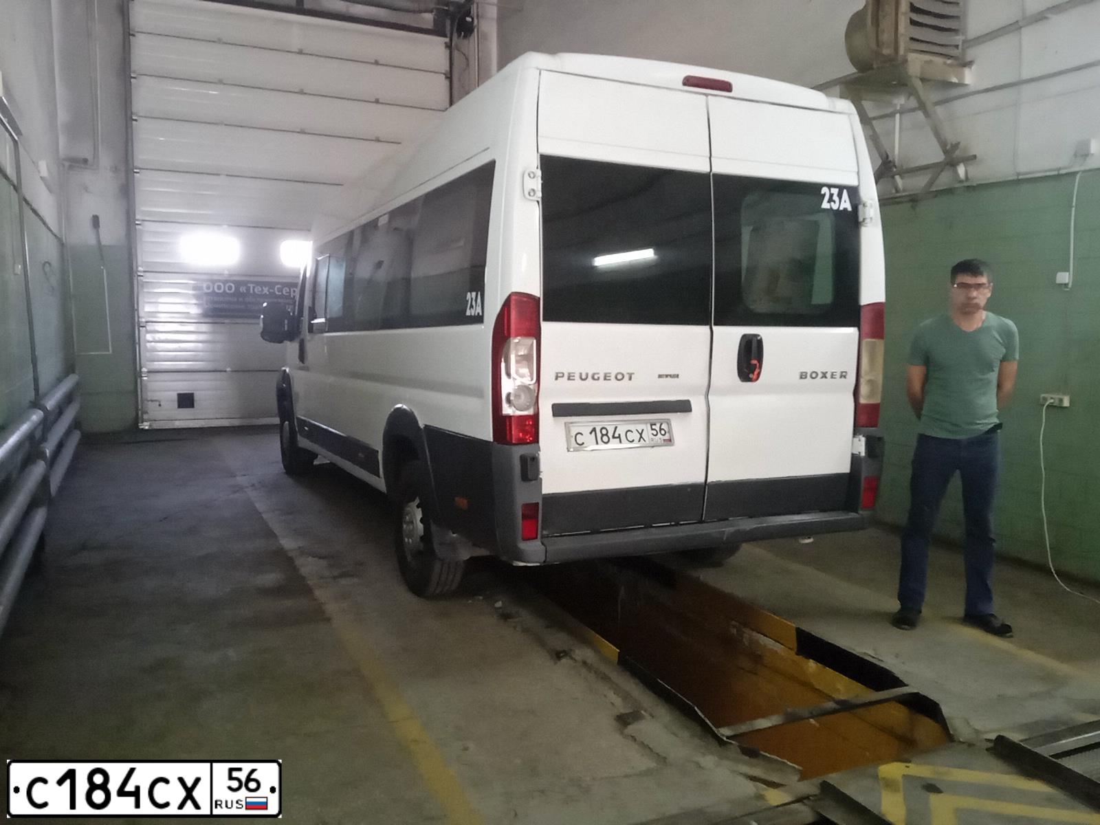 Фото автомобиля PEUGEOT BOXER, 2011 — госномер С184СХ56. Цвет: Белый