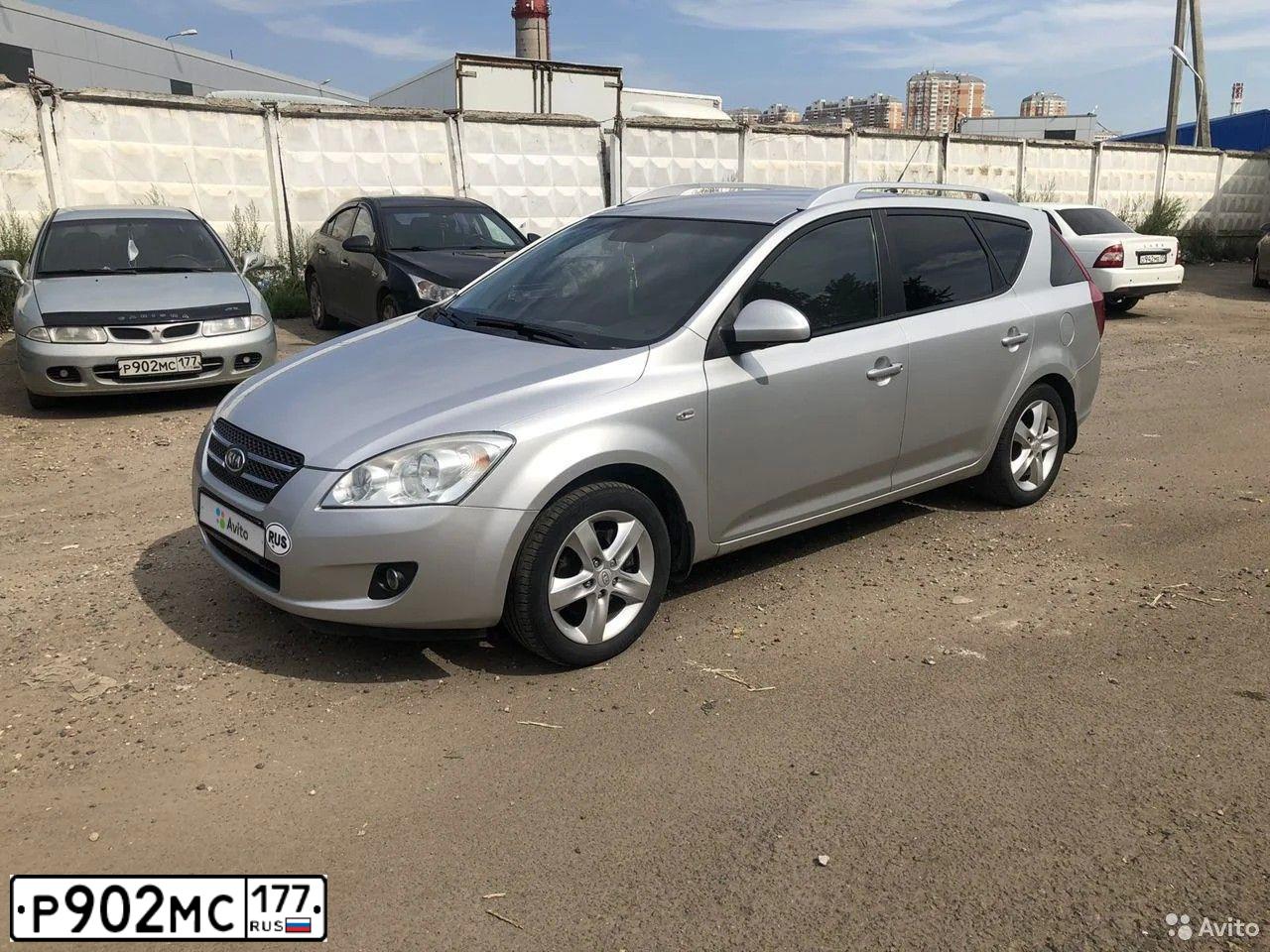 Фото автомобиля MITSUBISHI CARISMA, 1997 — госномер Р902МС177. Цвет: СЕРЕБРИСТЫЙ