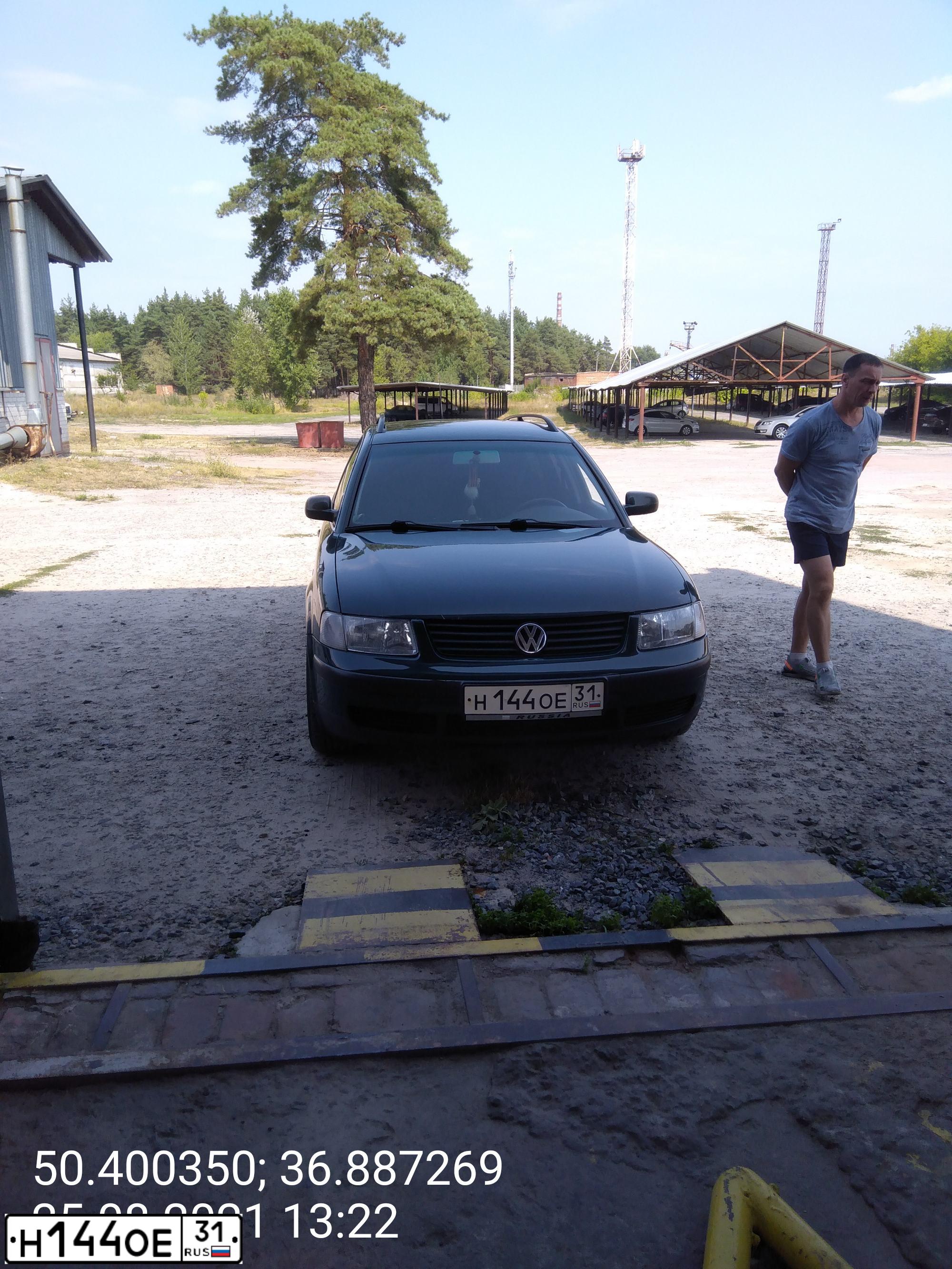 Фото автомобиля VOLKSWAGEN PASSAT, 1997 — госномер Н144ОЕ31. Цвет: ЗЕЛЕНЫЙ