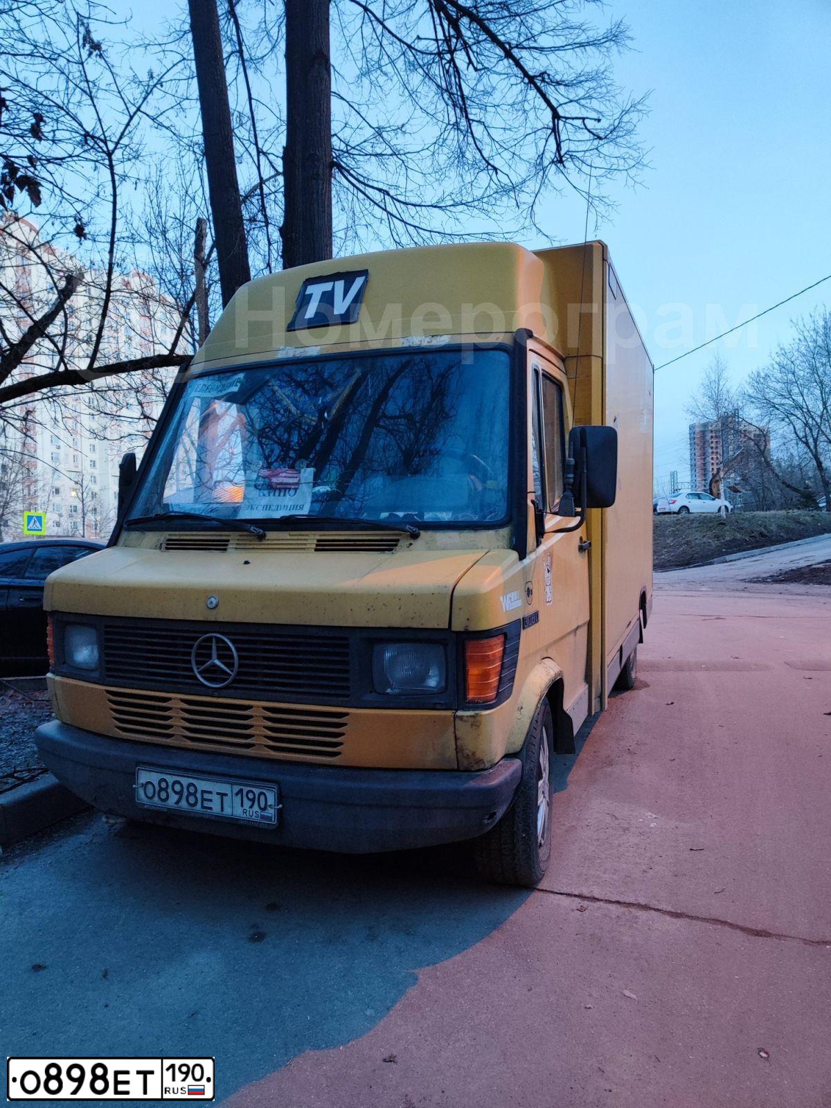 Фото автомобиля MERCEDES SPRINTER, 1994 — госномер О898ЕТ190. Цвет: ЖЕЛТЫЙ