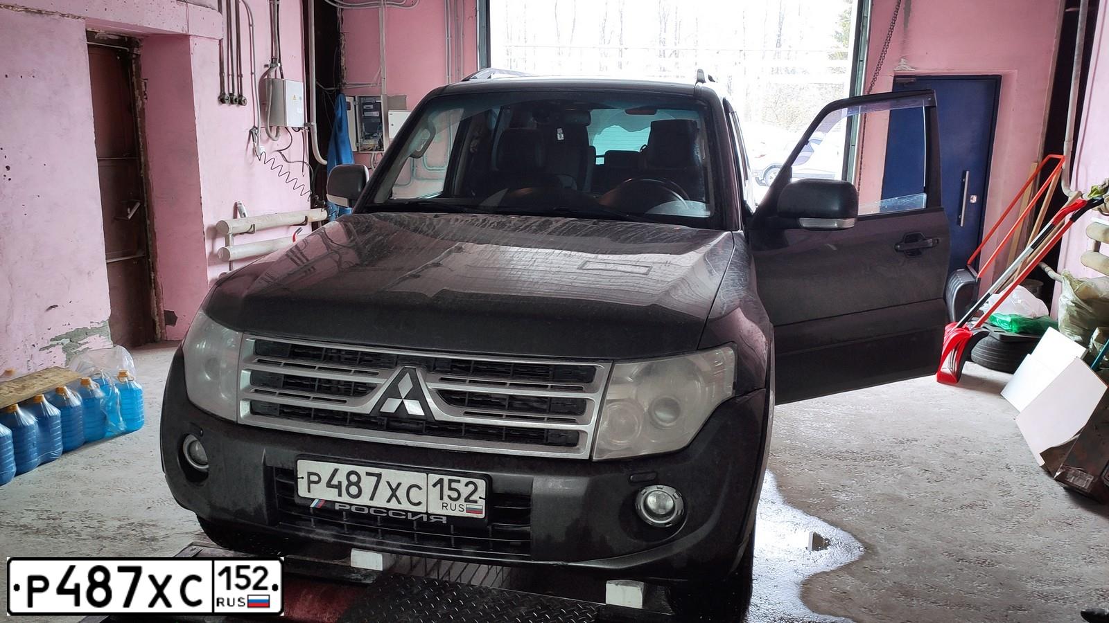 Фото автомобиля MITSUBISHI PAJERO, 2014 — госномер Р487ХС152. Цвет: СЕРЫЙ