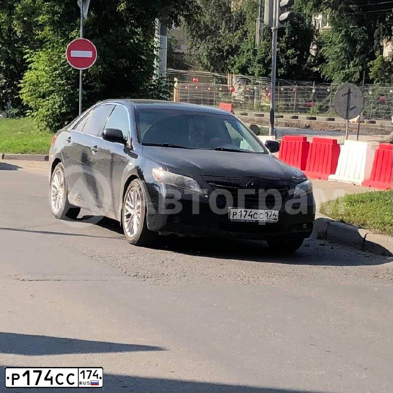 Фото автомобиля TOYOTA CAMRY, 2007 — госномер В817ВТ774. Цвет: ЧЕРНЫЙ