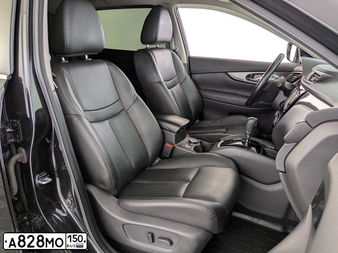 Фото автомобиля NISSAN X-TRAIL, 2018 — госномер Р164ВУ550. Цвет: ЧЕРНЫЙ