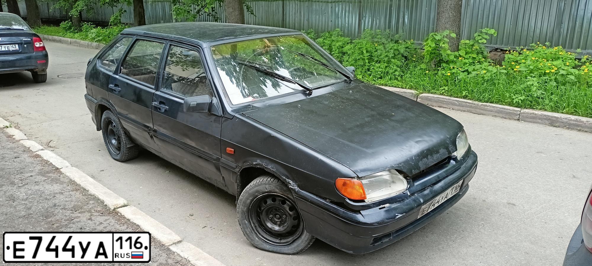 Фото автомобиля LADA 2114 SAMARA, 2008 — госномер Е744УА116. Цвет: ГРАФИТОВЫЙ МЕТАЛЛИК