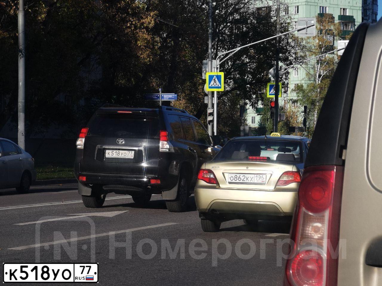 Фото автомобиля TOYOTA LANDCRUISER, 2013 — госномер К518УО77. Цвет: ЧЕРНЫЙ