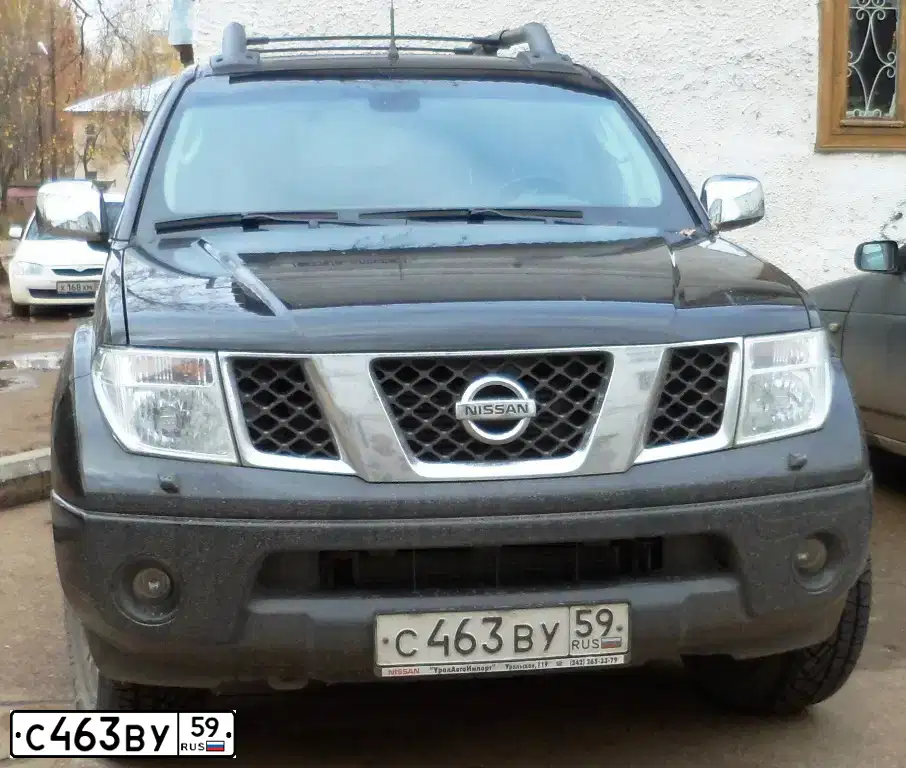 Фото автомобиля NISSAN NAVARA, 2006 — госномер Р300РН59. Цвет: ЧЕРНЫЙ