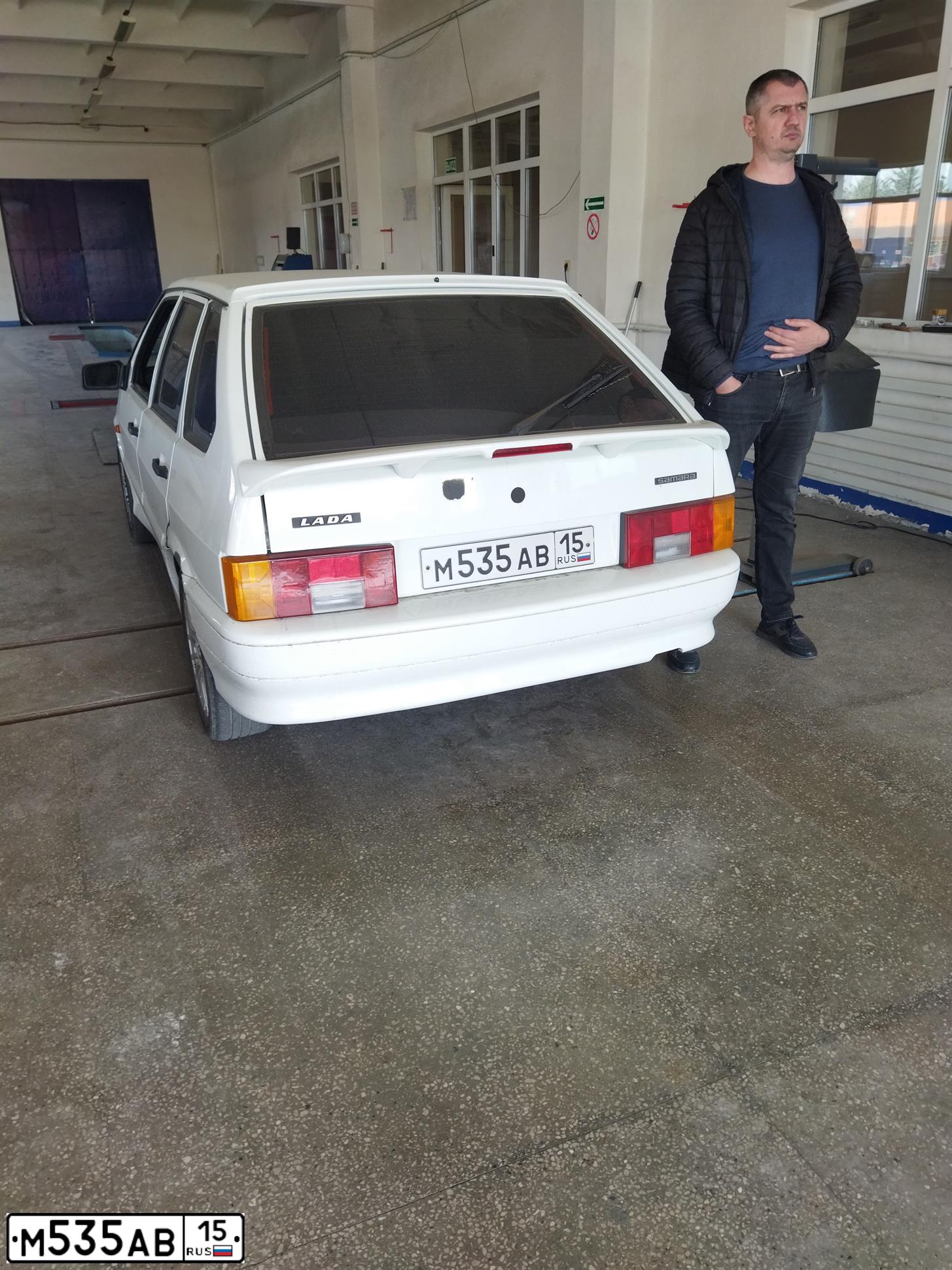 Фото автомобиля LADA 2114 SAMARA, 2012 — госномер М535АВ15. Цвет: Белый
