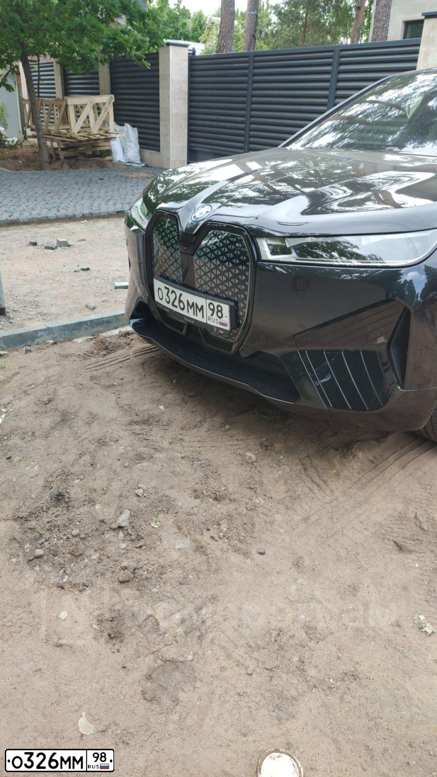 Фото автомобиля MERCEDES V-KLASSE, 2016 — госномер О326ММ98. Цвет: Коричневый