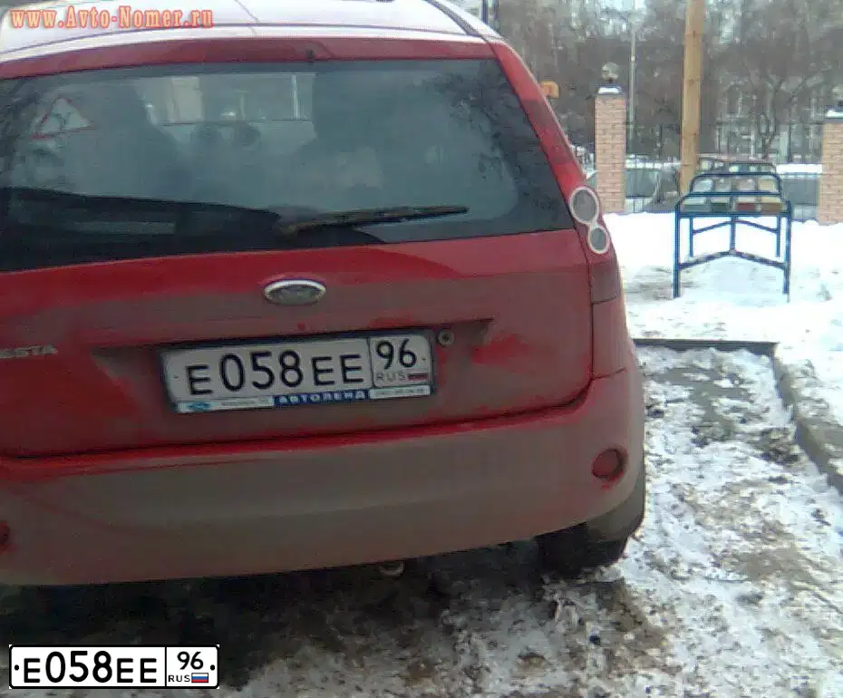 Фото автомобиля FORD FIESTA / ASPIRE, 2007 — госномер Е058ЕЕ96. Цвет: КРАСНЫЙ