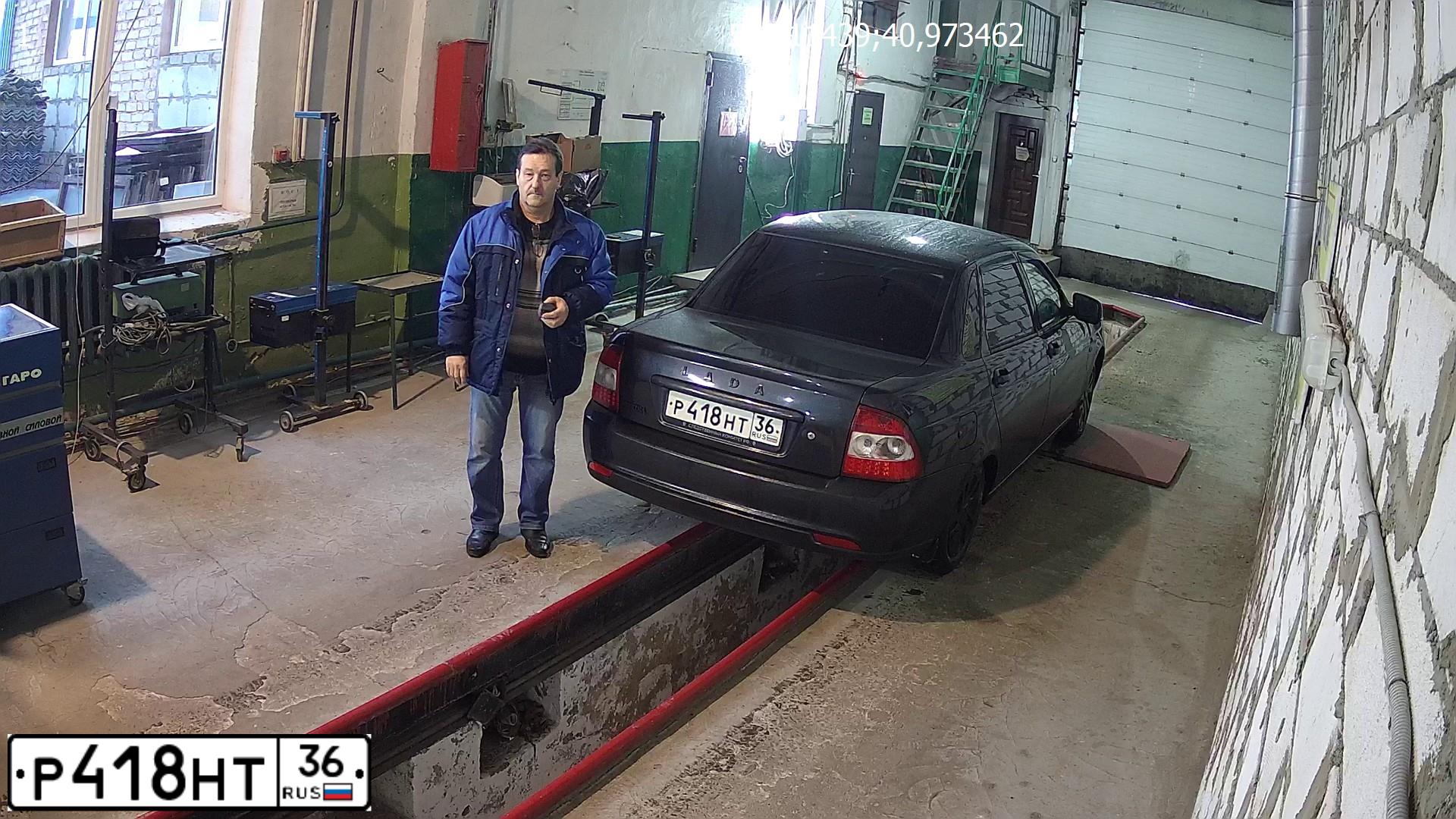 Фото автомобиля LADA 2170 PRIORA, 2007 — госномер Р418НТ36. Цвет: графитовый металлик