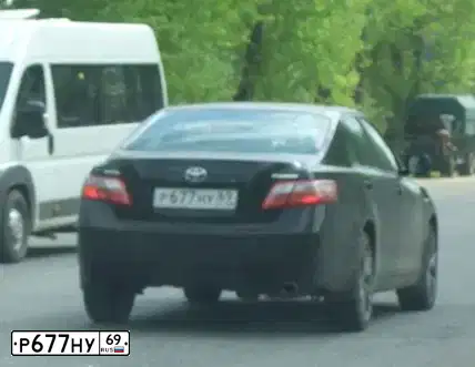 Фото автомобиля TOYOTA CAMRY, 2007 — госномер Е653РО53. Цвет: ЧЕРНЫЙ
