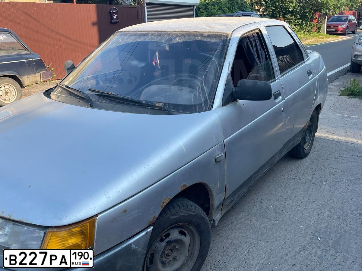 Фото автомобиля LADA 2110 LADA, 2003 — госномер В227РА190. Цвет: Светло-Серебристый металлик