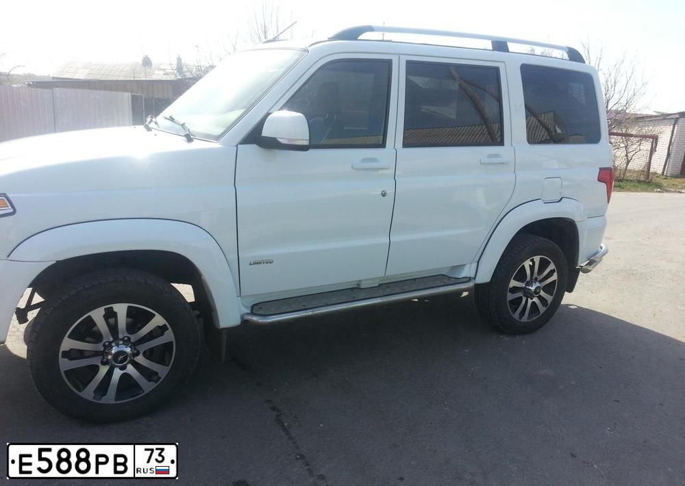 Фото автомобиля UAZ 3163 PATRIOT, 2015 — госномер Е588РВ73. Цвет: Белый