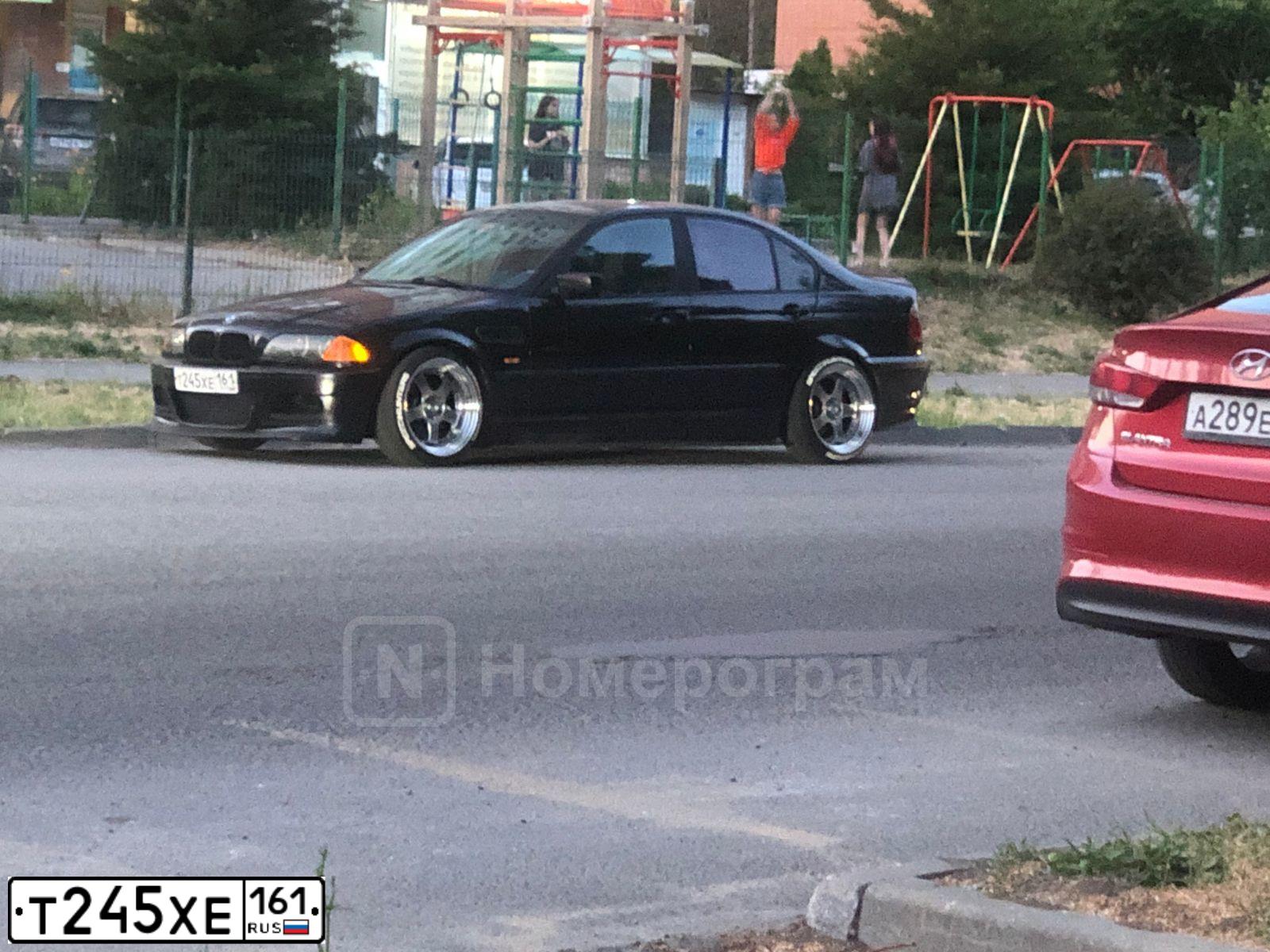 Фото автомобиля BMW W SERIE 3, 1999 — госномер Т245ХЕ161. Цвет: ЧЕРНЫЙ