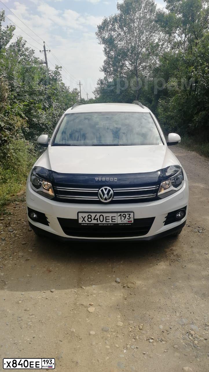 Фото автомобиля VOLKSWAGEN TIGUAN, 2013 — госномер Х840ЕЕ193. Цвет: Белый