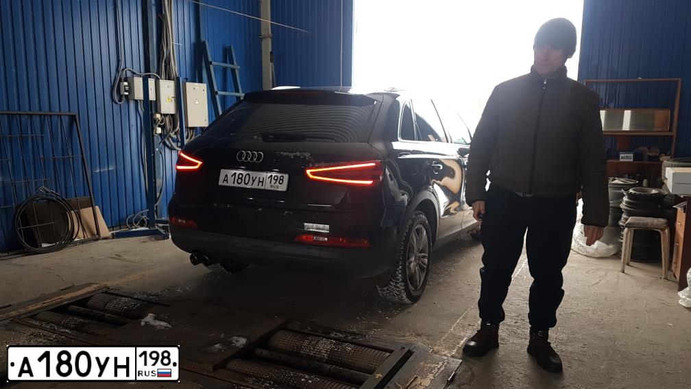 Фото автомобиля AUDI Q3, 2012 — госномер У733МК48. Цвет: ЧЕРНЫЙ
