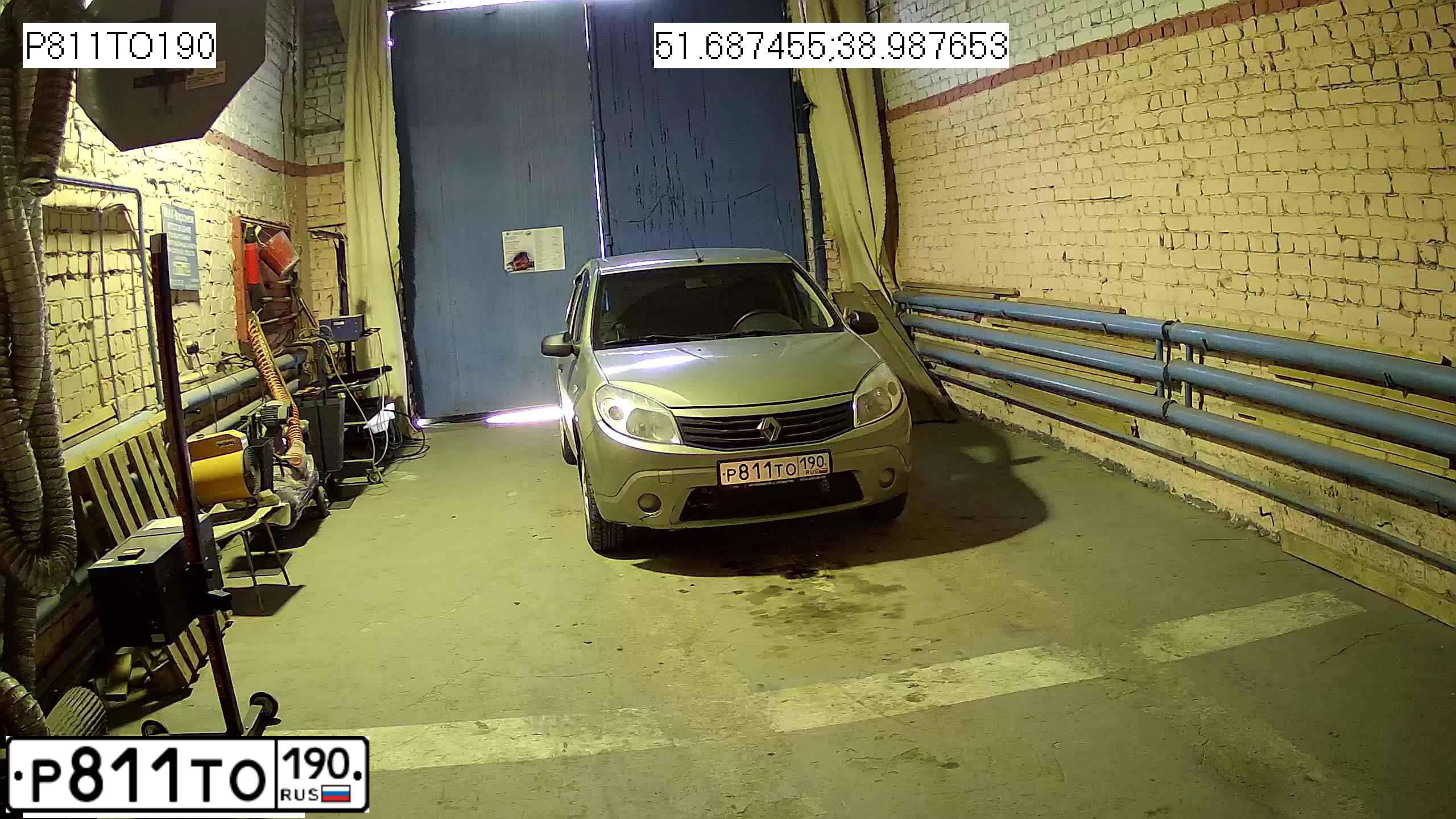 Фото автомобиля RENAULT SANDERO, 2012 — госномер У795КР136. Цвет: БЕЖЕВЫЙ