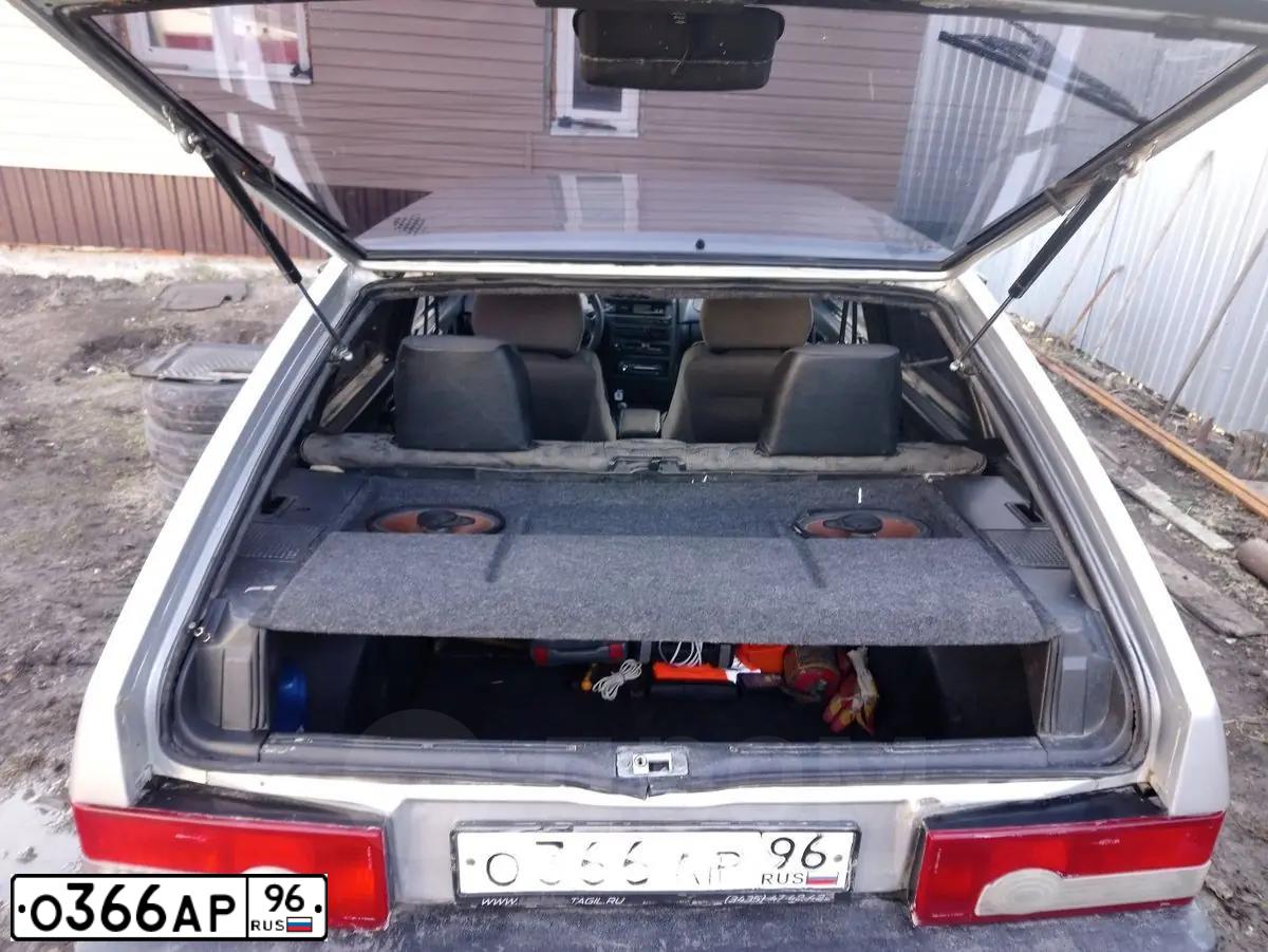 Фото автомобиля LADA 2109 SAMARA, 2004 — госномер Е737ММ45. Цвет: СВЕТЛО СЕРЫЙ МЕТАЛЛ