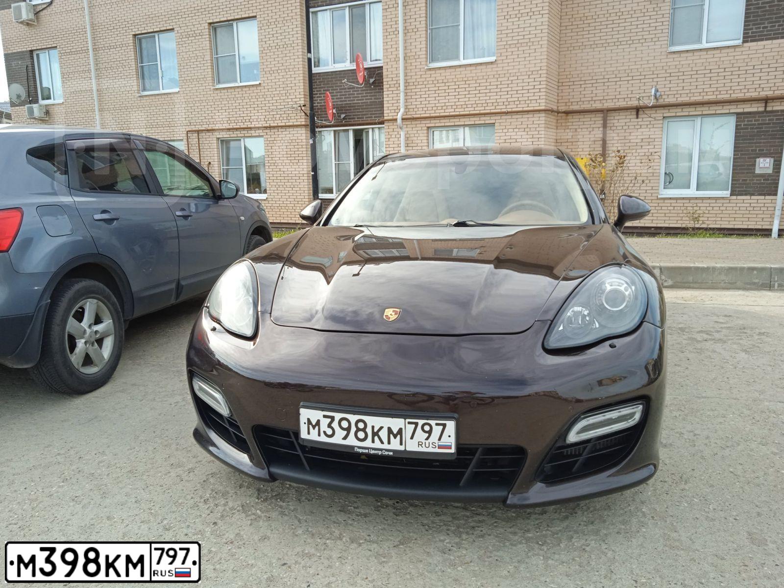 Фото автомобиля PORSCHE PANAMERA, 2011 — госномер М398КМ797. Цвет: Коричневый