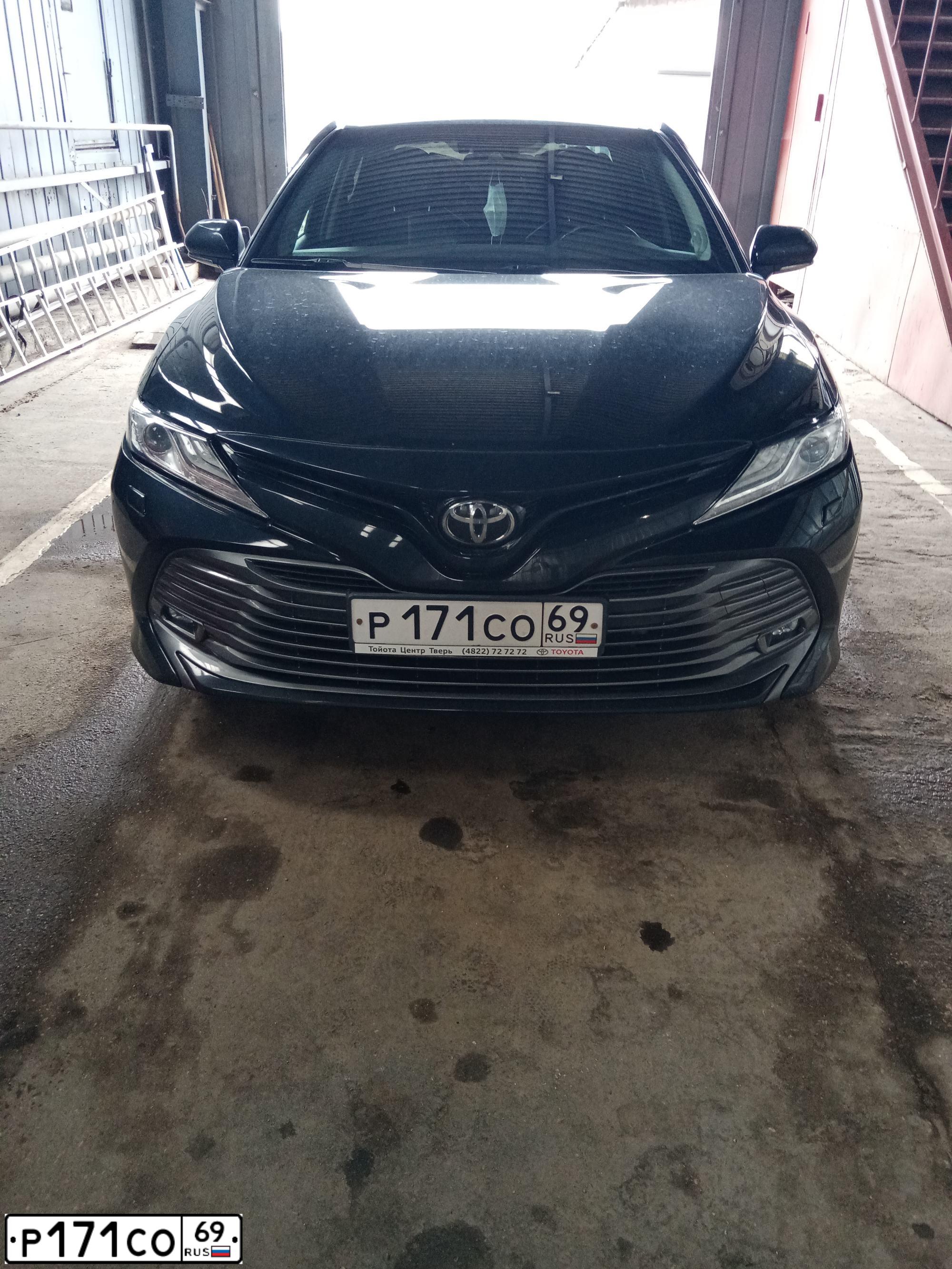 Фото автомобиля TOYOTA CAMRY, 2019 — госномер К292КС95. Цвет: ЧЕРНЫЙ МЕТАЛЛИК