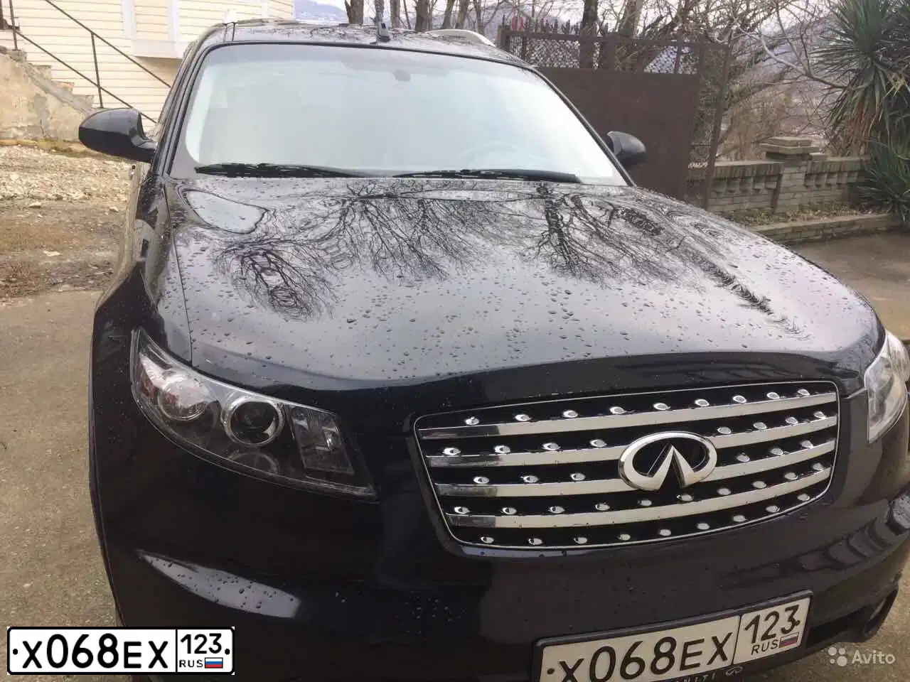 Фото автомобиля INFINITI QX70 /FX/, 2003 — госномер В163МР761. Цвет: ЧЕРНЫЙ