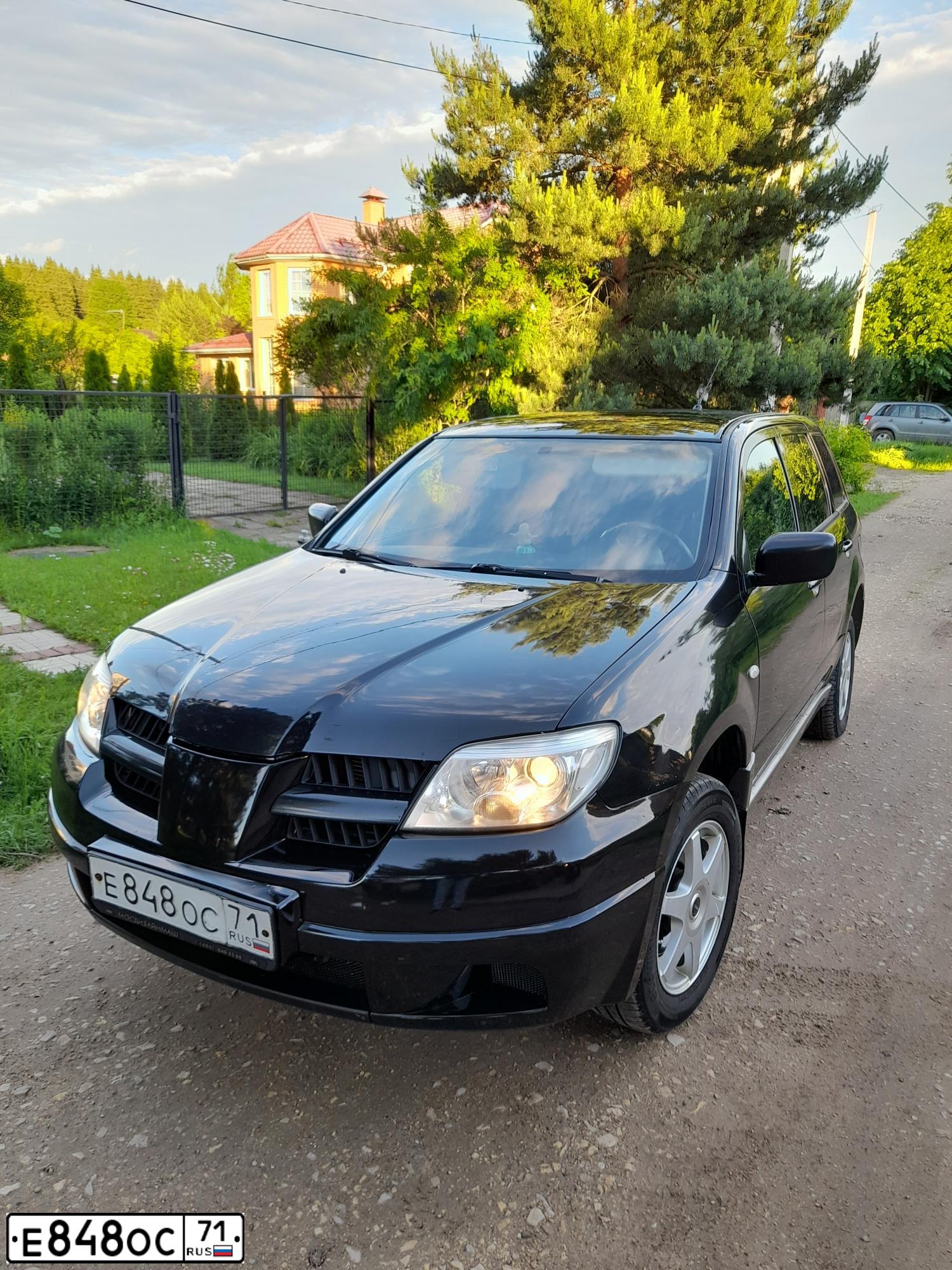 Фото автомобиля MITSUBISHI OUTLANDER, 2005 — госномер Х668ЕВ71. Цвет: ЧЕРНЫЙ