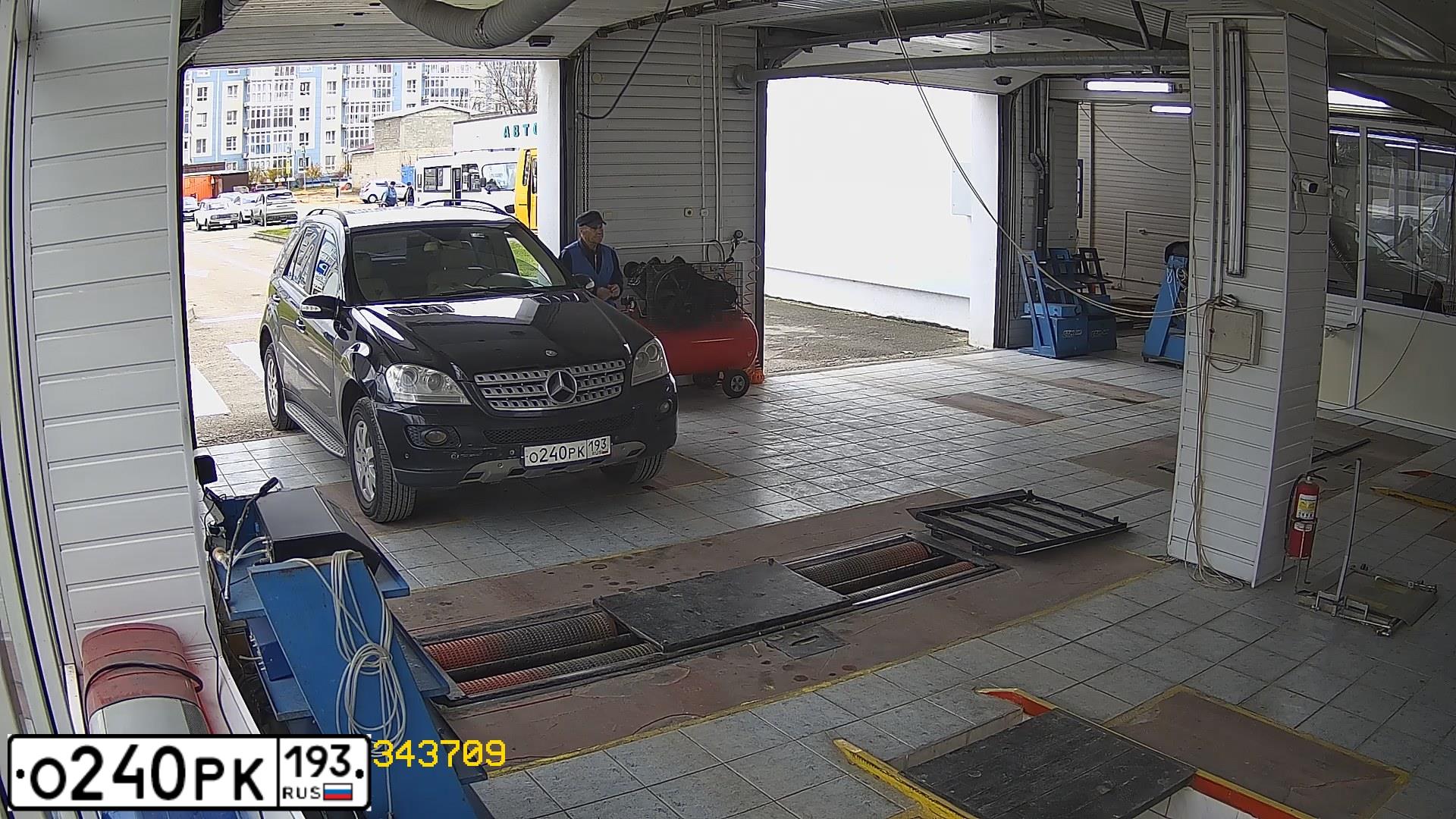 Фото автомобиля MERCEDES-BENZ ML350, 2008 — госномер А031НН193