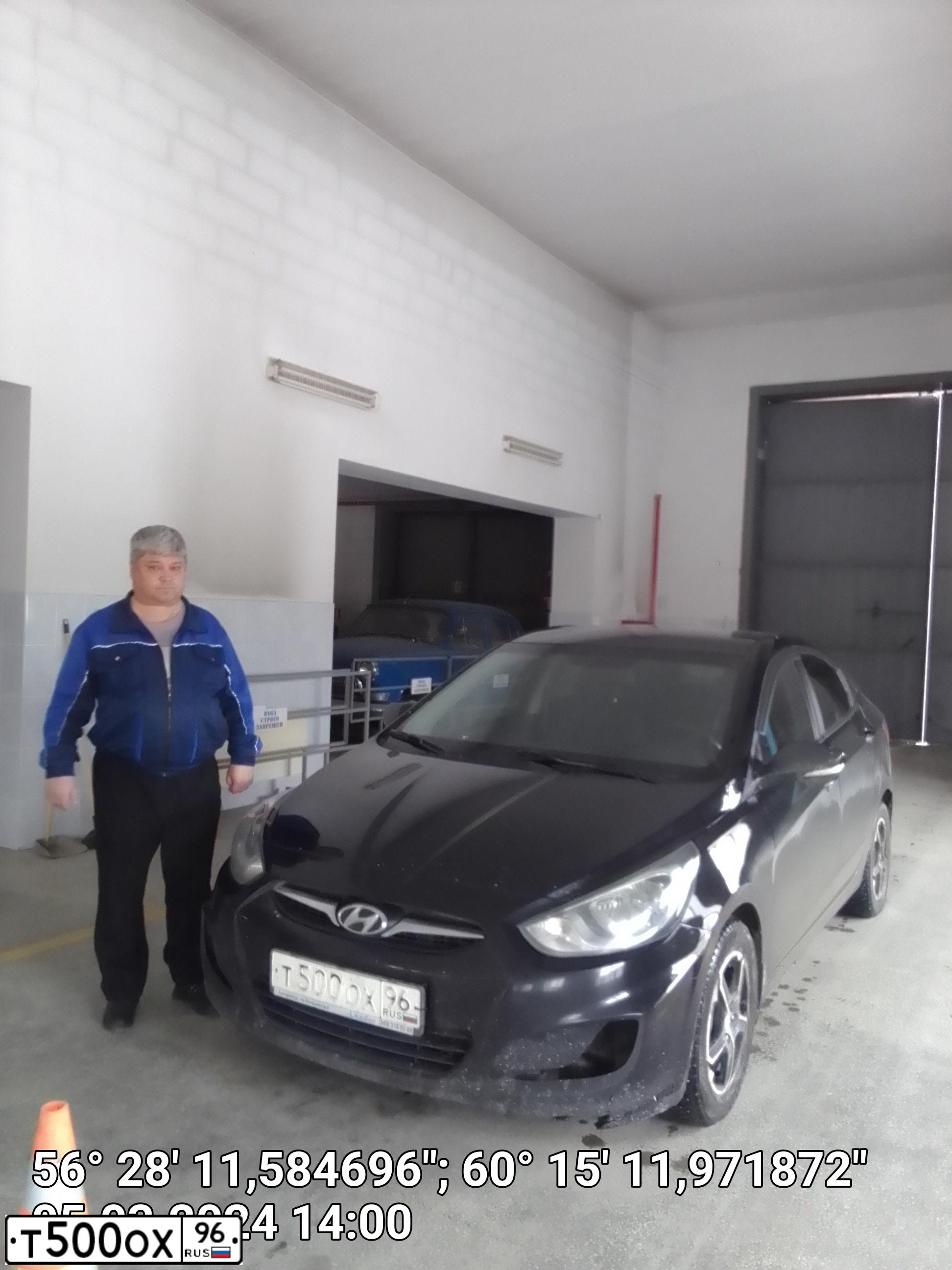 Фото автомобиля HYUNDAI SOLARIS, 2011 — госномер Т500ОХ96. Цвет: ЧЕРНЫЙ
