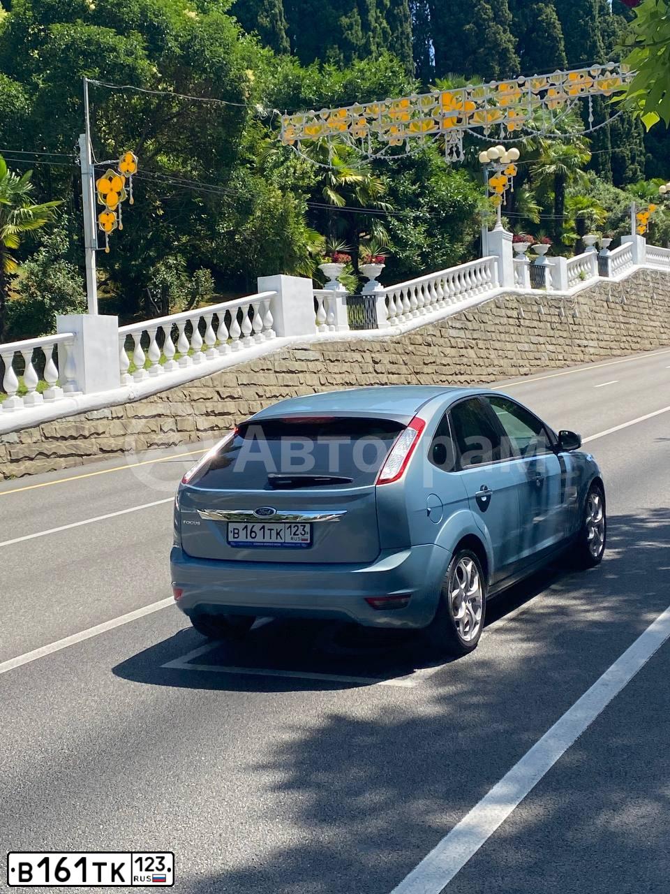 Фото автомобиля FORD FOCUS, 2009 — госномер В161ТК123. Цвет: СЕРО-ГОЛУБОЙ