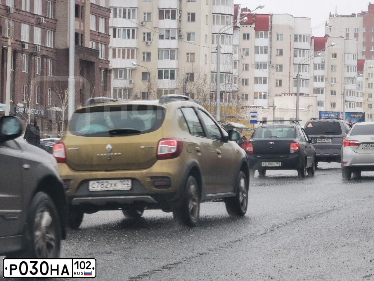 Фото автомобиля LADA 2190 GRANTA, 2013 — госномер Р030НА102. Цвет: ЧЕРНЫЙ