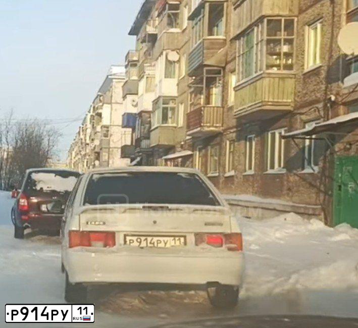 Фото автомобиля LADA 2114 SAMARA, 2004 — госномер Р914РУ11. Цвет: Белый