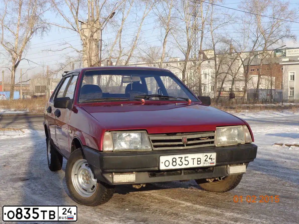 Фото автомобиля LADA 2109 SAMARA, 1995 — госномер О835ТВ24. Цвет: Красный