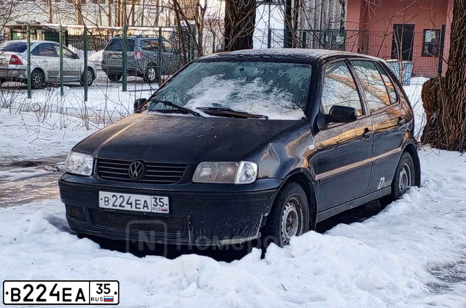 Фото автомобиля VOLKSWAGEN POLO, 2000 — госномер В224ЕА35. Цвет: ЧЕРНЫЙ