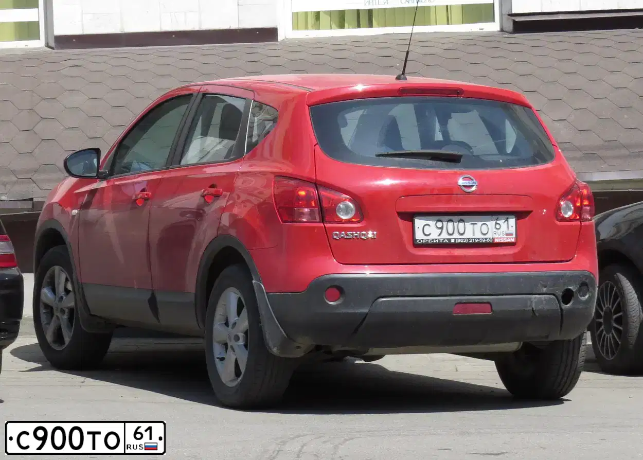 Фото автомобиля NISSAN QASHQAI, 2009 — госномер С900ТО61. Цвет: Красный