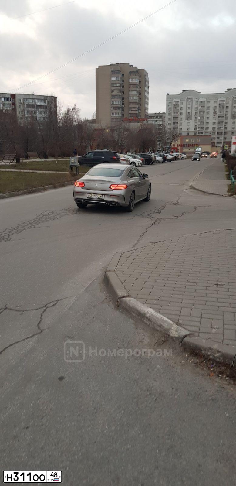 Фото автомобиля MERCEDES C-KLASSE, 2018 — госномер Н311ОО48. Цвет: Серебристый