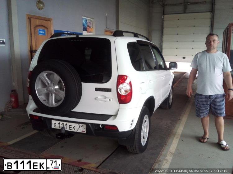 Фото автомобиля NISSAN TIIDA, 2008 — госномер А199РН790. Цвет: СЕРЫЙ