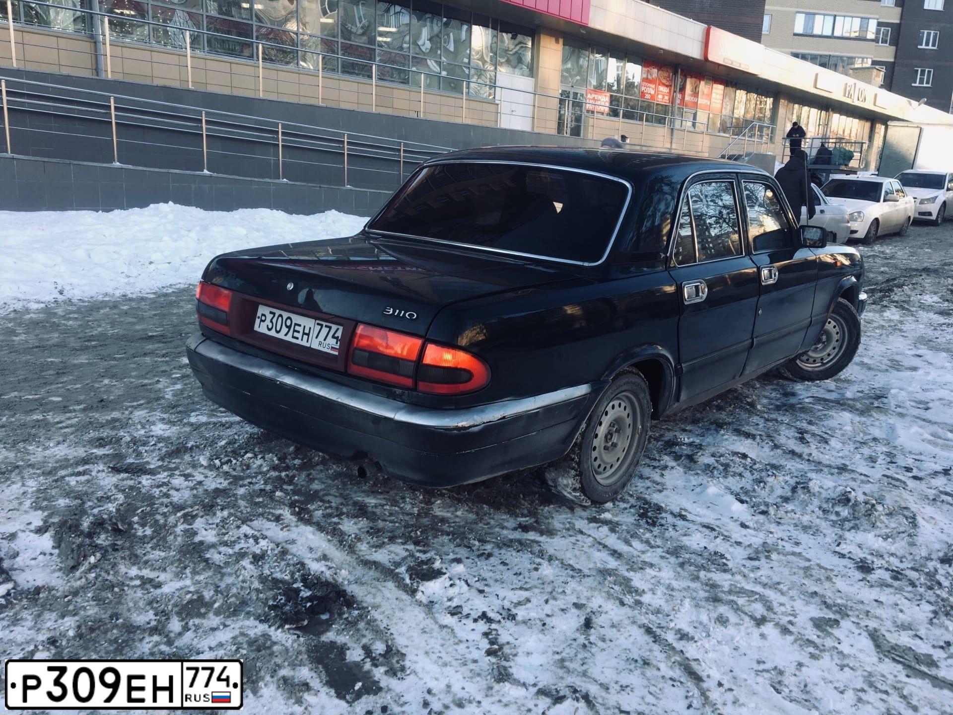 Фото автомобиля GAZ 3110 WOLGA, 2003 — госномер У747ВК774. Цвет: Темно-зеленый