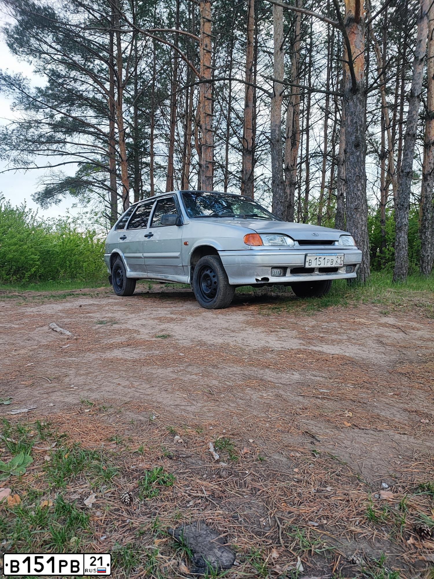Фото автомобиля LADA 2114 SAMARA, 2012 — госномер В151РВ21. Цвет: СЕРЕБРИСТЫЙ