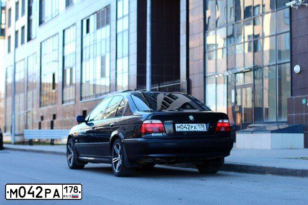 Фото автомобиля BMW 528, 1998 — госномер М564КС76. Цвет: ЧЕРНЫЙ