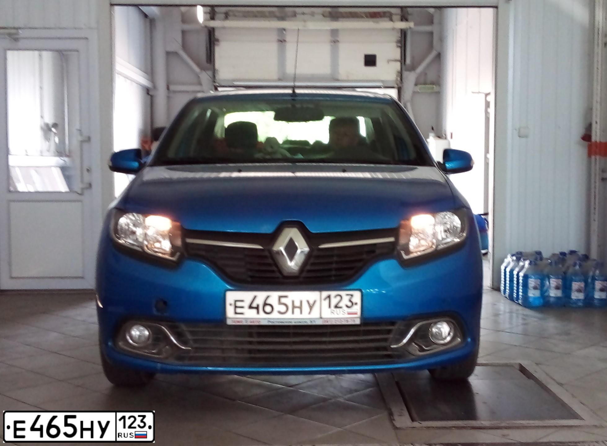 Фото автомобиля RENAULT LOGAN, 2014 — госномер Е465НУ123. Цвет: СВЕТЛО-СИНИЙ