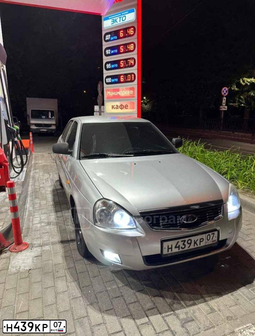 Фото автомобиля LADA 2172 PRIORA, 2010 — госномер Н439КР07. Цвет: СВЕТЛО-СЕРЕБРИСТЫЙ МЕТАЛ