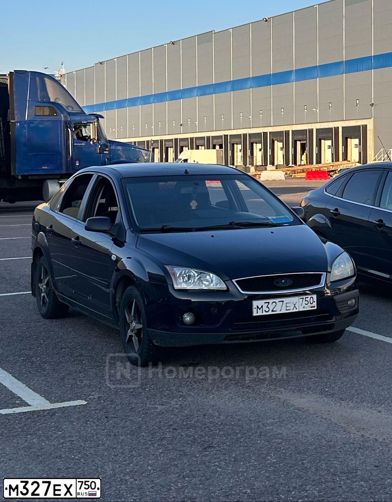 Фото автомобиля FORD FOCUS, 2005 — госномер М327ЕХ750. Цвет: СИНИЙ ТЕМНЫЙ