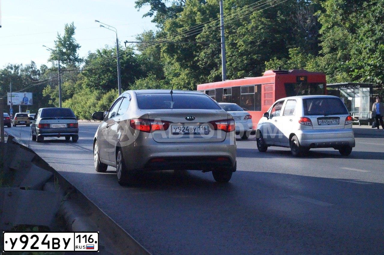 Фото автомобиля KIA RIO, 2014 — госномер У906РУ716. Цвет: БЕЖЕВЫЙ