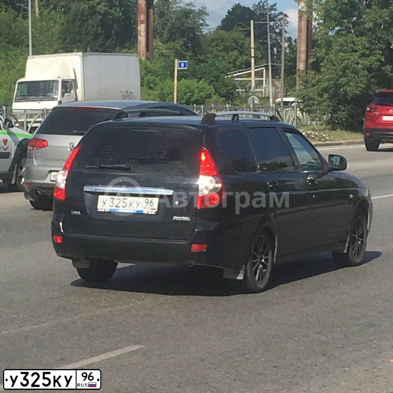 Фото автомобиля LADA 2171 PRIORA, 2012 — госномер У325КУ96. Цвет: Сине-Черный