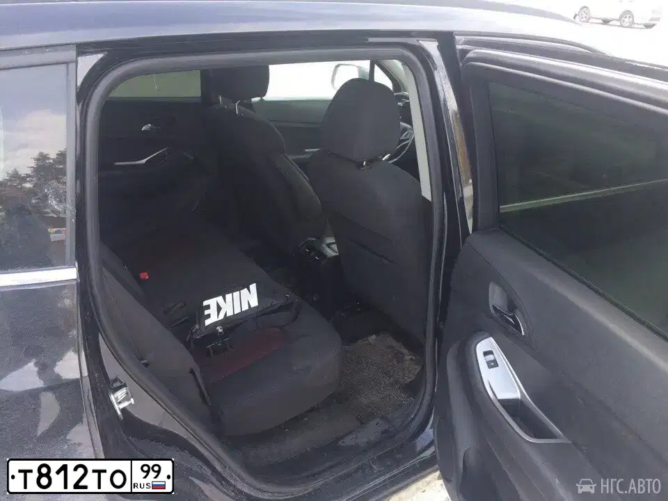 Фото автомобиля LADA 2112, 2001 — госномер Т812ТО99. Цвет: СЕРЕБРИСТЫЙ СЕРО-ЗЕЛЕНЫЙ
