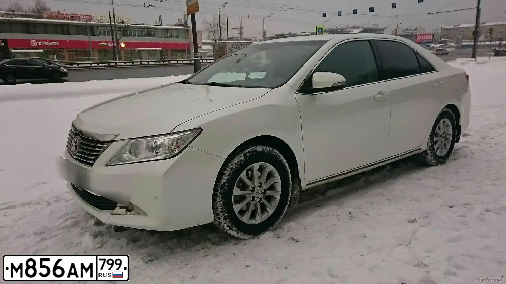 Фото автомобиля TOYOTA CAMRY, 2014 — госномер А779НК60. Цвет: Белый