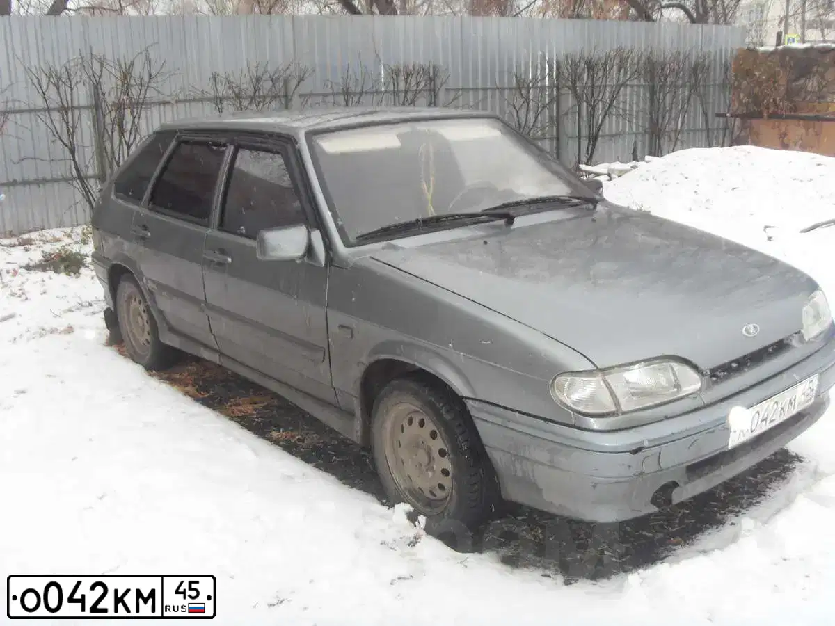 Фото автомобиля LADA 2121 NIVA, 2002 — госномер О042КМ45. Цвет: БОРДОВЫЙ