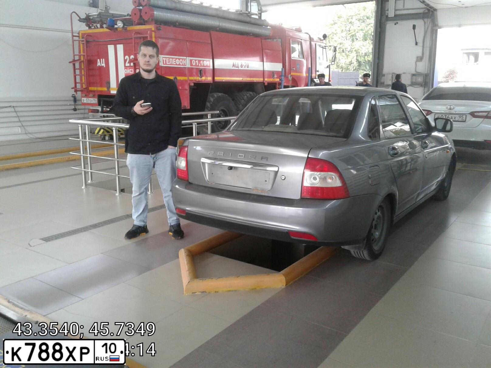 Фото автомобиля LADA 2170 PRIORA, 2012 — госномер Е654ТМ53. Цвет: СРЕДНИЙ СЕРО-ЗЕЛЕН.МЕТАЛЛ